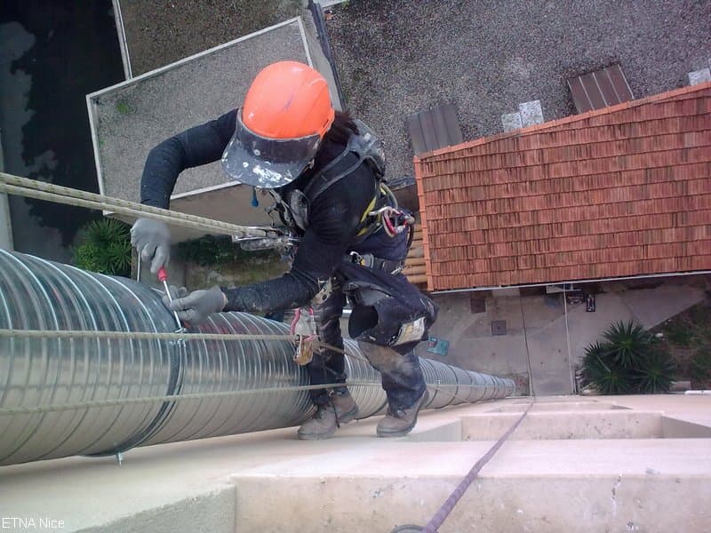 Travaux acrobatiques d'accès difficiles